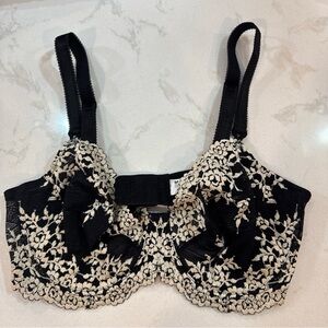 Wacoal Black and Cream Floral Lace Bra underwire size 36D